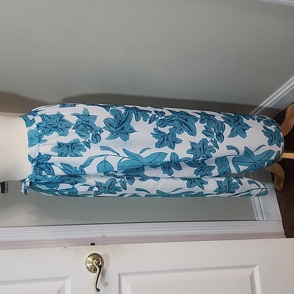 NWT (partially) Cupshe ruffle 3 piece swim set - Picture 7 of 8